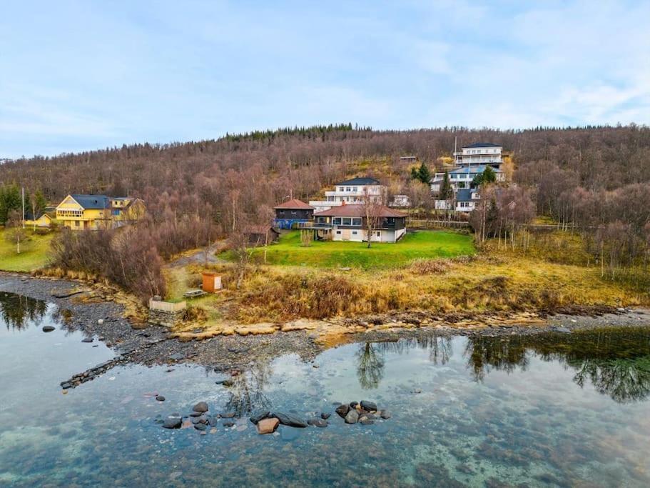 Hus Med Egen Strandlinje ทรอมโซ ภายนอก รูปภาพ