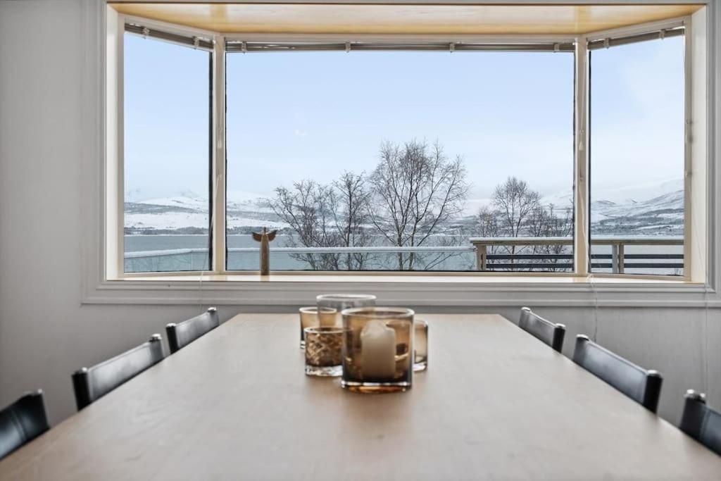 Hus Med Egen Strandlinje ทรอมโซ ภายนอก รูปภาพ