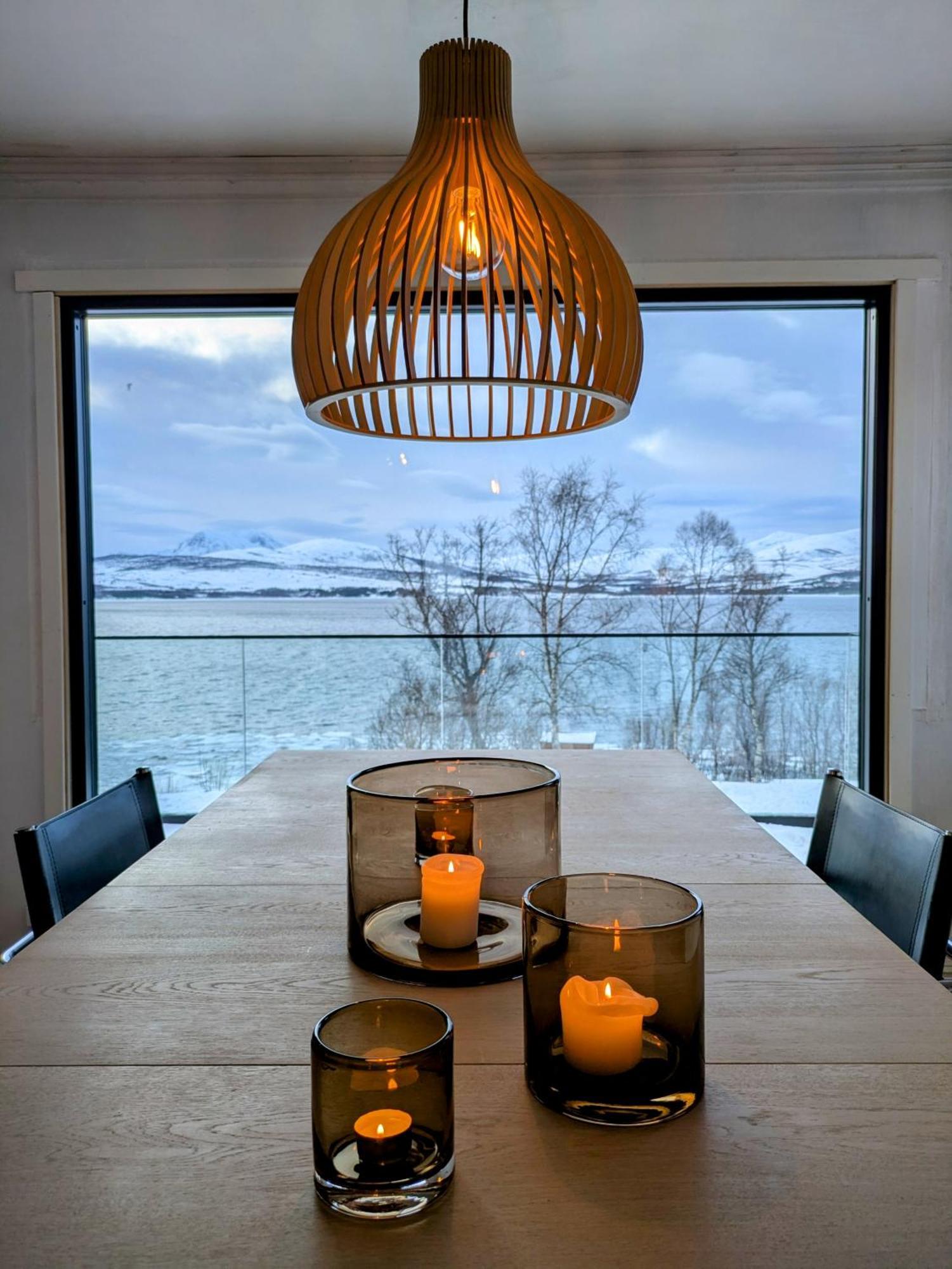 Hus Med Egen Strandlinje ทรอมโซ ภายนอก รูปภาพ